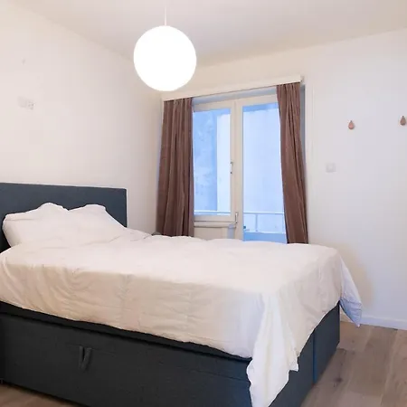Hélène, Vlakbij Het Strand Appartement